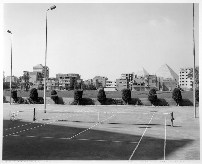 Richard Misrach,&nbsp;Tennis Courts and Pyramids, Giza, Egypt, 1989/1995. Collection Museum of Contemporary Art Chicago, Bernice and Kenneth Newberger Fund.&nbsp;Photo: James Isberner,&nbsp;&copy; MCA Chicago.