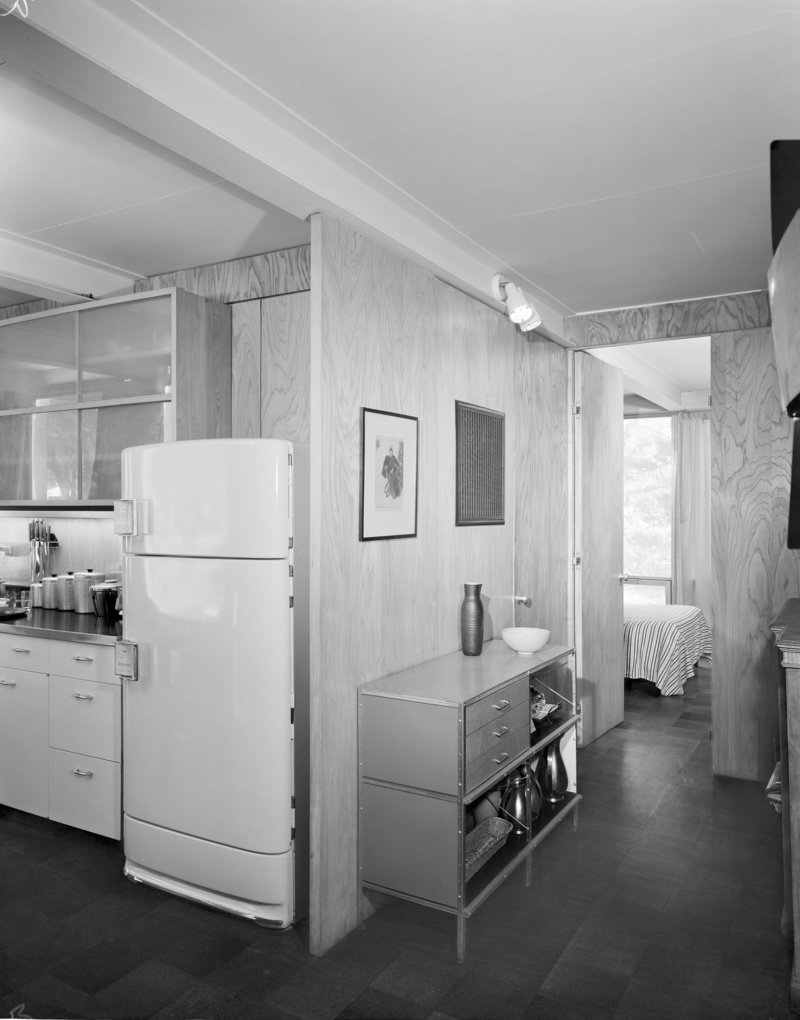 Ludwig Mies van der Rohe, McCormick House, interior view of hall and kitchen, 1950s,&nbsp; Hedrich Blessing Archive, HB17555B, Chicago Historical Society